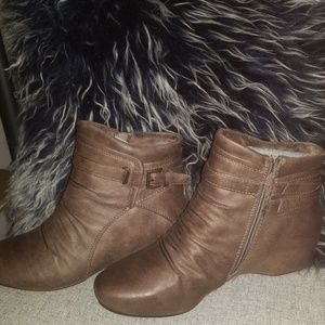 Baretraps ankle boots